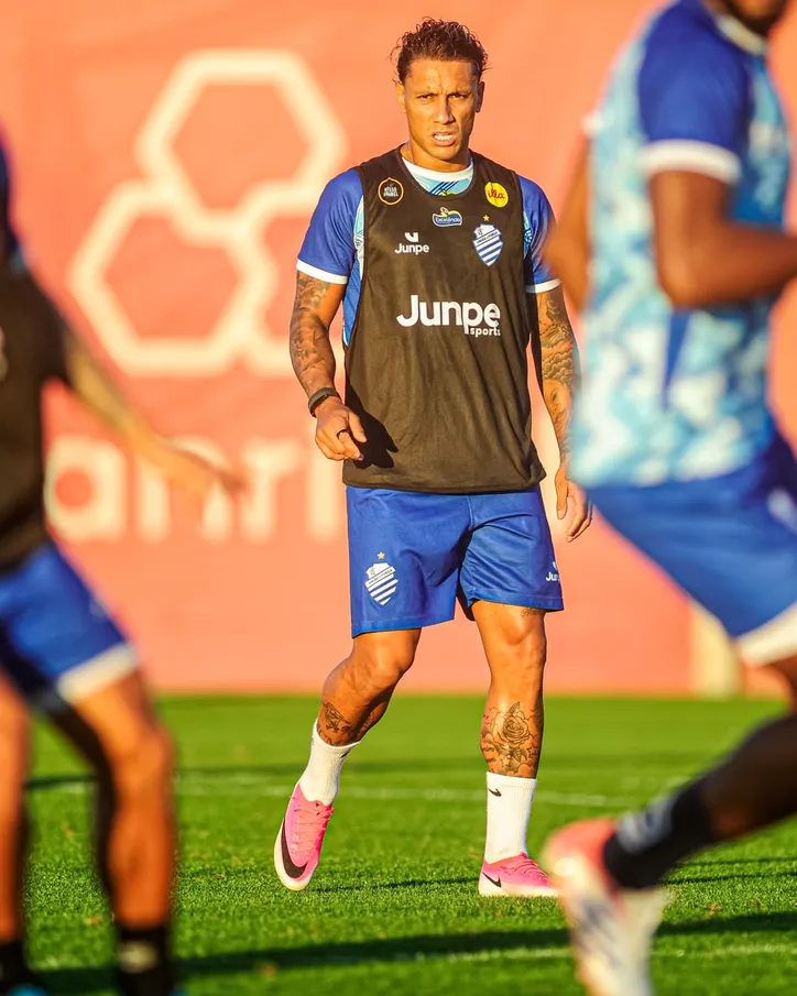 Meia Dudu Figueiredo, líder de assistências do CSA em 2026