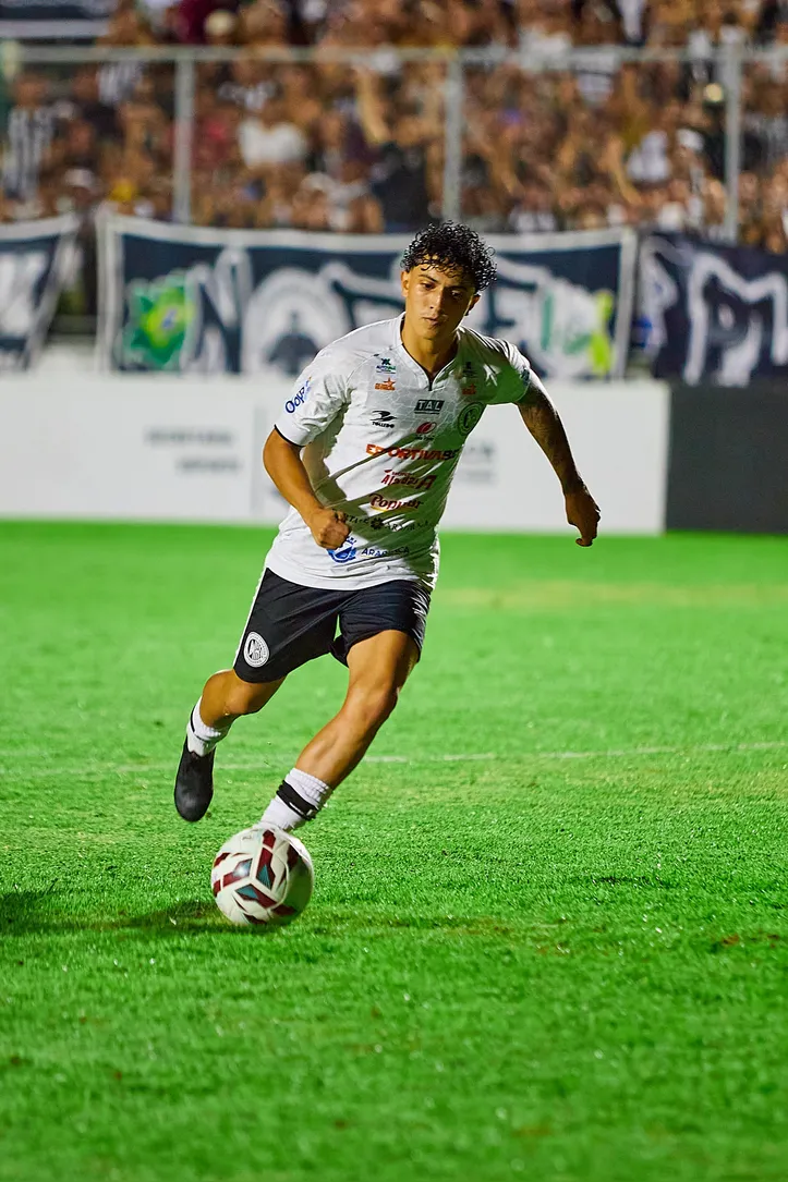 Motta cobrou pênalti com categoria e definiu o acesso do ASA