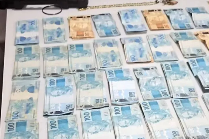 Dinheiro apreendido na casa de Rafael Nobre, segundo MP-RJ