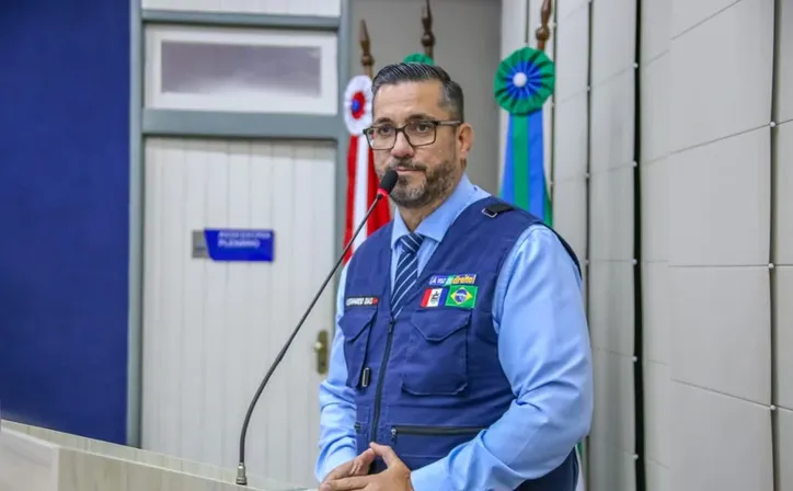 Leonardo Dias critica possível mudança de rota de JHC e defende novo nome ao governo