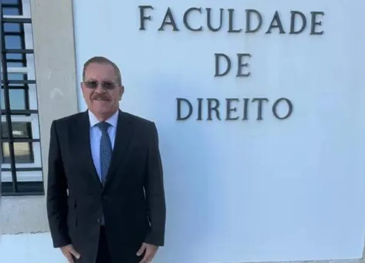O ministro HUMBERTO MARTINS, do Superior Tribunal de Justiça, foi palestrante do 31º Seminário de Verão da Universidade de Coimbra, realizado dias 2 e 3 de julho. O evento é um dos mais tradicionais espaços de intercâmbio acadêmico entre Brasil e Portugal