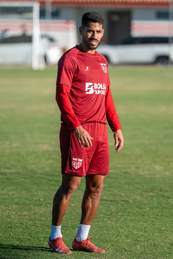 Hereda deve voltar a ser relacionado na partida contra o Avaí