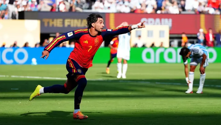 Imagem ilustrativa da imagem Ferran Torres terá reunião decisiva no Barcelona
