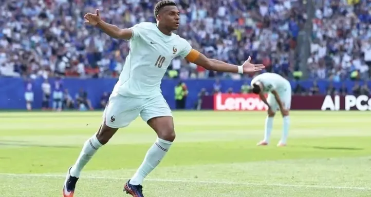 Mbappé volta a marcar e empata com Messi na artilharia da Copa