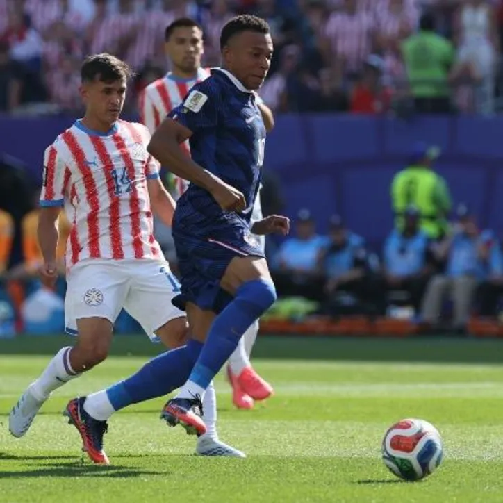 Mbappé durante Paraguai x França na Copa do Mundo 2026