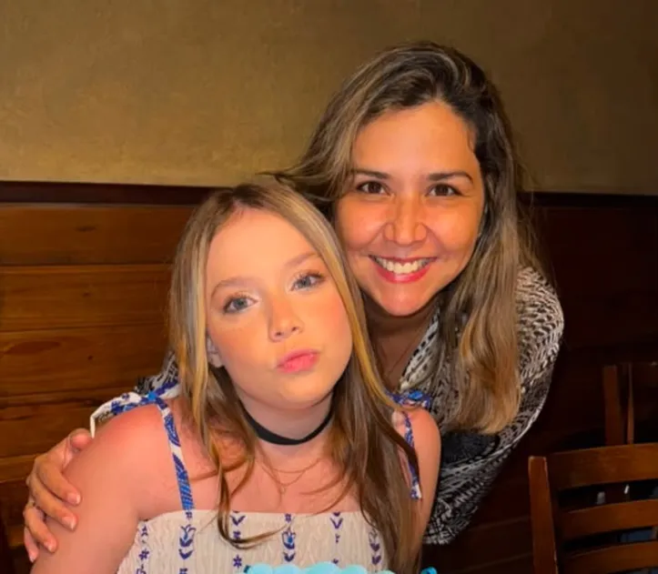 Michelle Melo gerencia o perfil da filha Lara Melo, de 11 anos