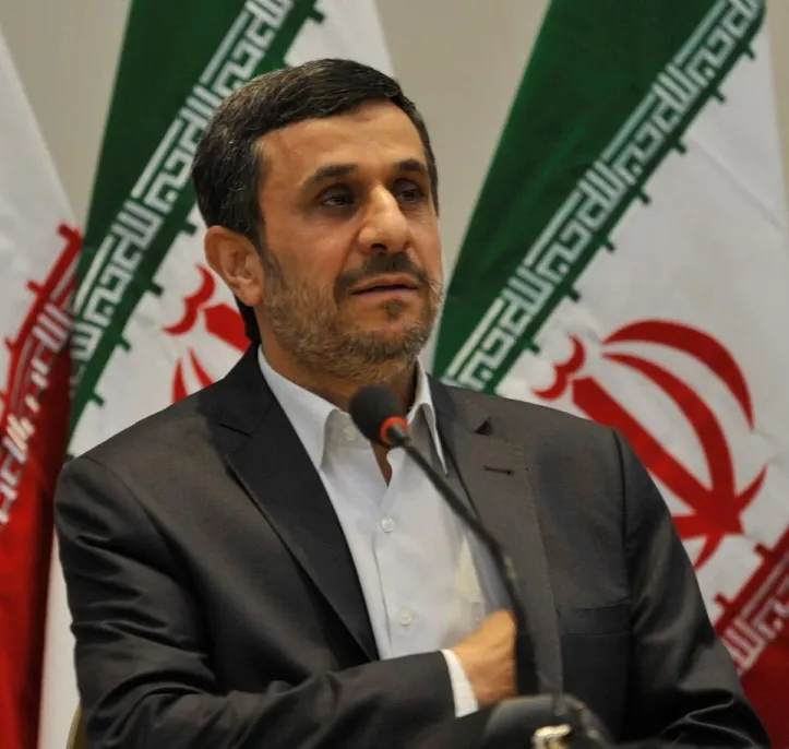 Imagem ilustrativa da imagem Ahmadinejad vai para prisão domiciliar por ligação com o Mossad