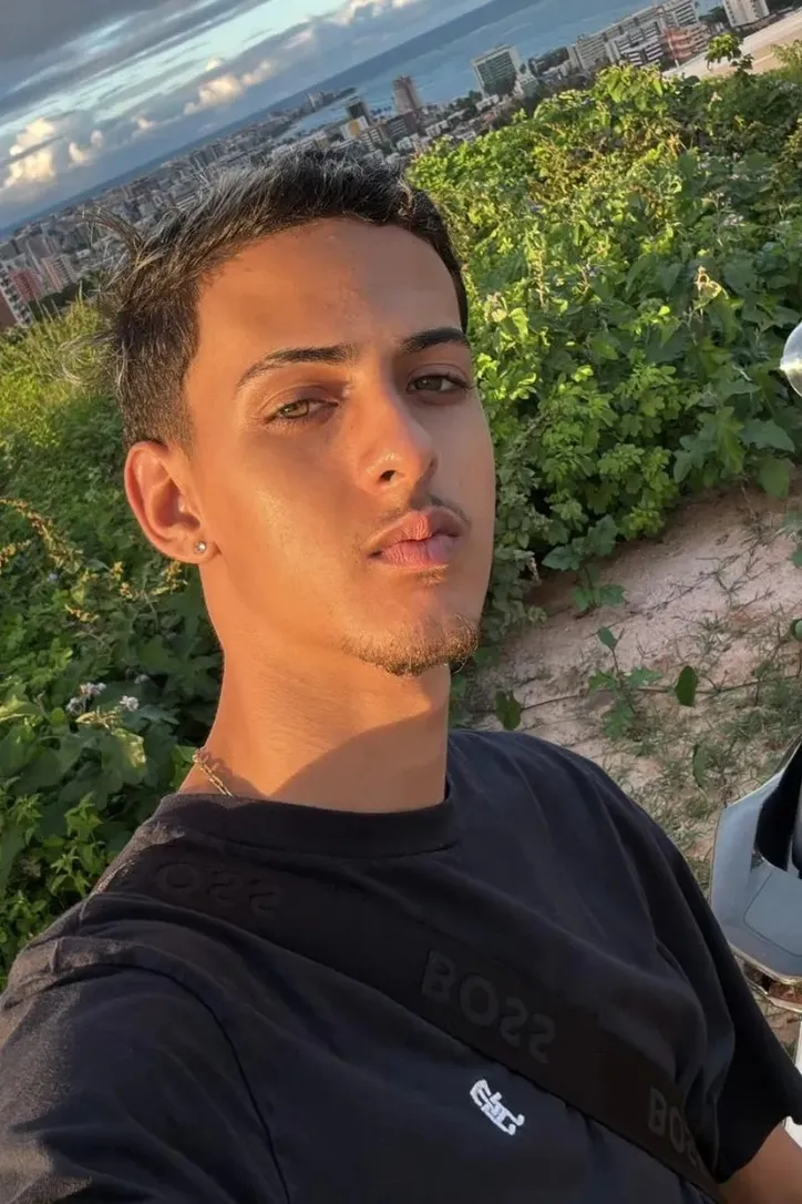Renato Mendes de Vasconcelos, de 19 anos, era conhecido como “Renatinho” ou “Novato” e já tinha passagens pela polícia