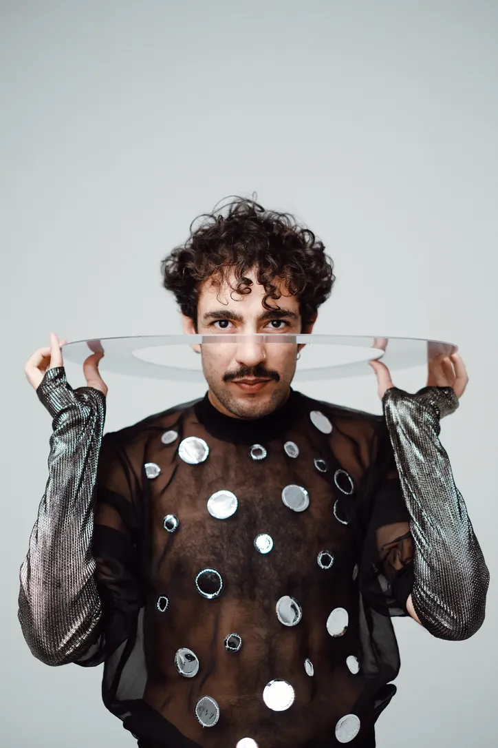 Imagem ilustrativa da imagem Lucas Bezerra lança 'O arqueiro zen' com Rita Benneditto e anuncia álbum com releituras de Totonho