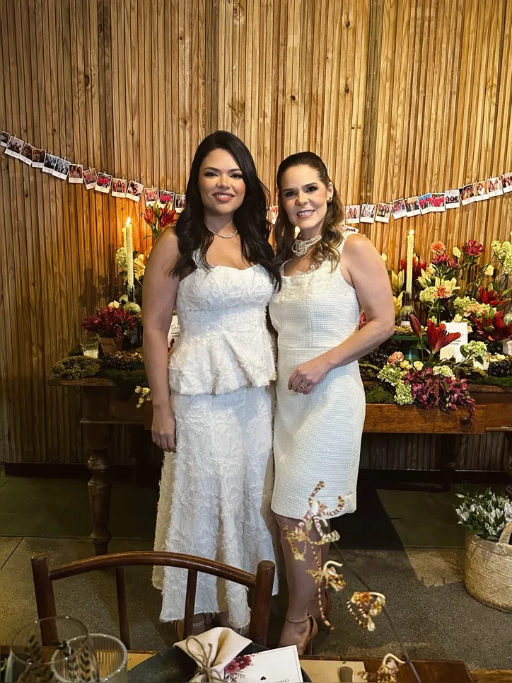 As sócias TAYNARA SOARES e LULIANA COTRIM celebraram, em clima de muita alegria, os 10 anos da Clínica Afeto. A comemoração reuniu amigos, pacientes e familiares em um momento especial, marcado por carinho e gratidão por uma década de história e dedicação.