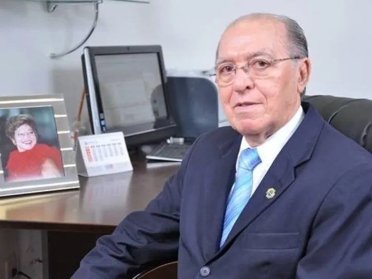 O médico Humberto Gomes de Melo, provedor da Santa Casa de Misericórdia de Maceió, comemora a conquista pela unidade da Certificação Internacional Qmentum nível Diamante pelo terceiro ciclo consecutivo. O selo, concedido pelo instituto canadense Qmentum, reafirma a excelência do hospital nos padrões de segurança do paciente, qualidade assistencial e gestão integrada