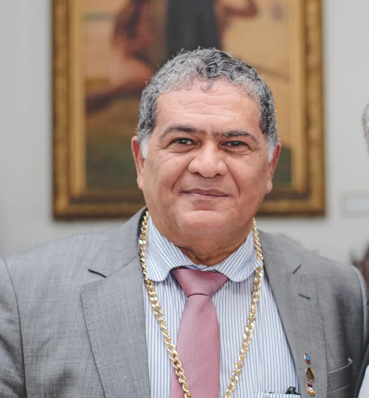 JOÃO BATISTA NETO, médico e professor da Ufal, foi nomeado pela Sociedade de Cirurgia Digestiva dos Estados Unidos membro do Conselho Editorial da principal revista da área, sendo um dos cinco brasileiros convidados pela entidade americana