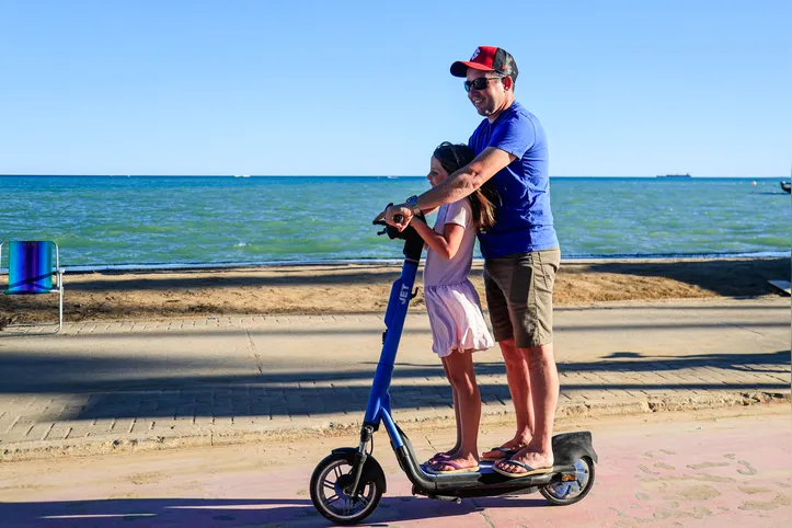 A frota na capital alagoana ultrapassa mil patinetes e conta com aproximadamente 400 bicicletas