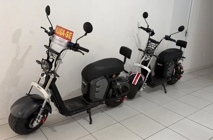 Imagem ilustrativa da imagem Motocicletas elétricas alugadas de forma irregular na orla da Pajuçara são apreendidas