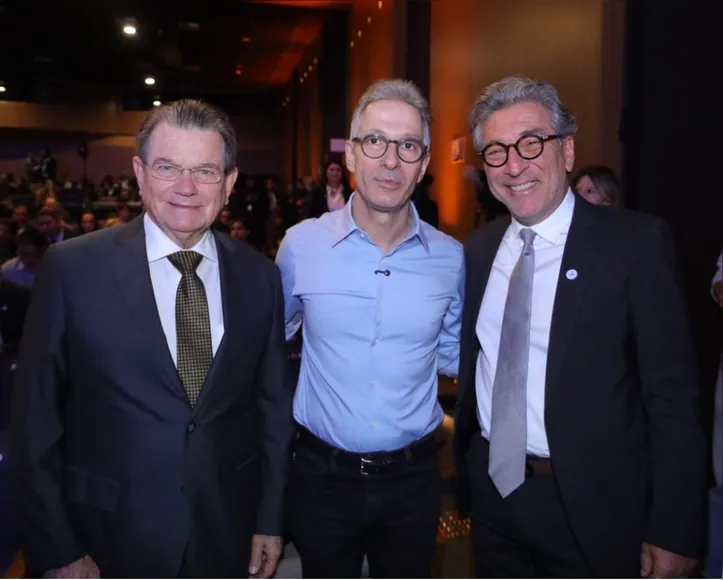 O presidente do Secovi-AL, NILO ZAMPIERI, participou da Agenda dos Presidenciáveis, promovida pela Confederação Nacional do Comércio. O evento ocorrido em Brasília foi conduzido pelo vice-presidente da CNC, LUIZ CARLOS BOHN, e recebeu o pré-candidato ROMEU ZEMA