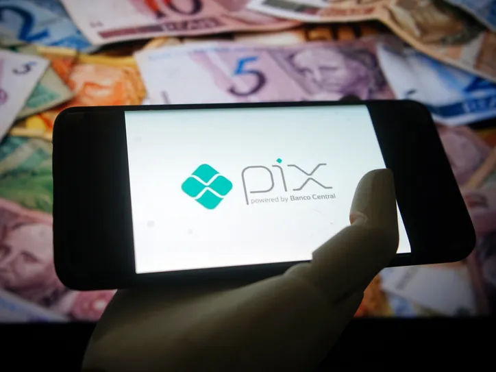 Usuários de até 19 anos movimentaram R$ 192,7 milhões via Pix em junho