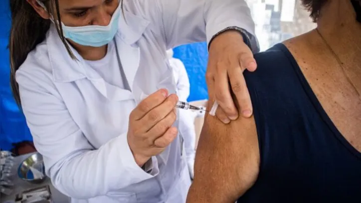 Manter a vacinação em dia na melhoridade é uma ótima estratégia para prevenir doenças