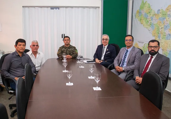 Imagem ilustrativa da imagem Presidente do TRE e comandante do 59º BIMtz se reúnem para alinhar ações para eleições