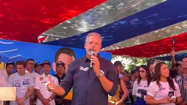 Lira diz que poderia votar em Renan Filho um dia e evidencia racha com grupo de JHC