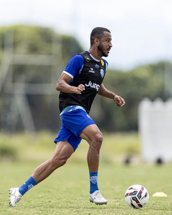 Rafael Castro estreou como titular do CSA contra o Uberlândia