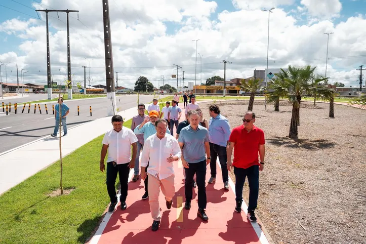 Renan Filho visitou obras do VLT ao lado do prefeito Luciano Barbosa e do ministro dos Transportes, George Santoro