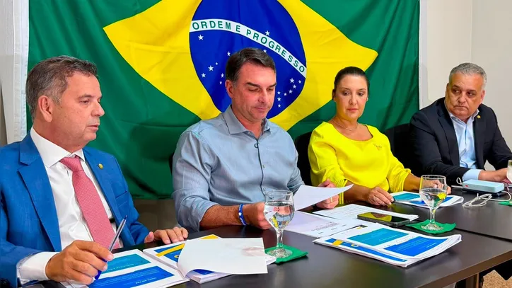 Flávio e Gaspar anunciaram em live propostas voltadas para o combate ao crime organizado