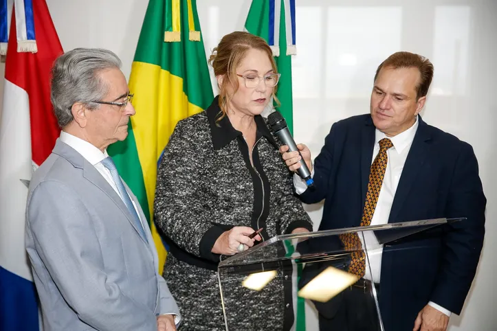 Imagem ilustrativa da imagem Silvana Lessa Omena toma posse como desembargadora do Tribunal de Justiça