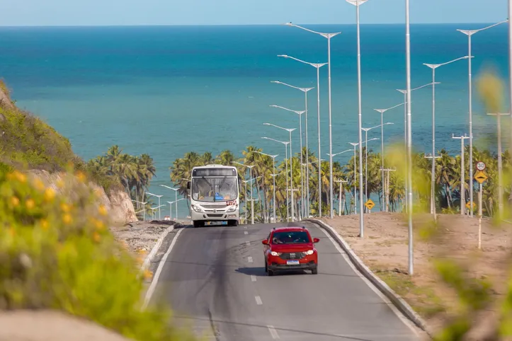 A Avenida Rota do Mar é a maior alimentadora da AL-101 Norte