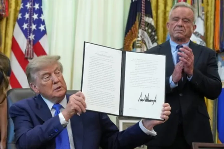 Imagem ilustrativa da imagem Trump reduz número de vacinas infantis recomendadas