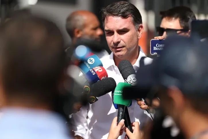Flávio Bolsonaro teve sua candidatura confirmada pelo TSE