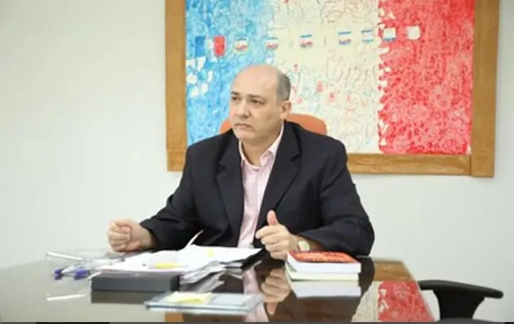 Reitor Josealdo Tonholo