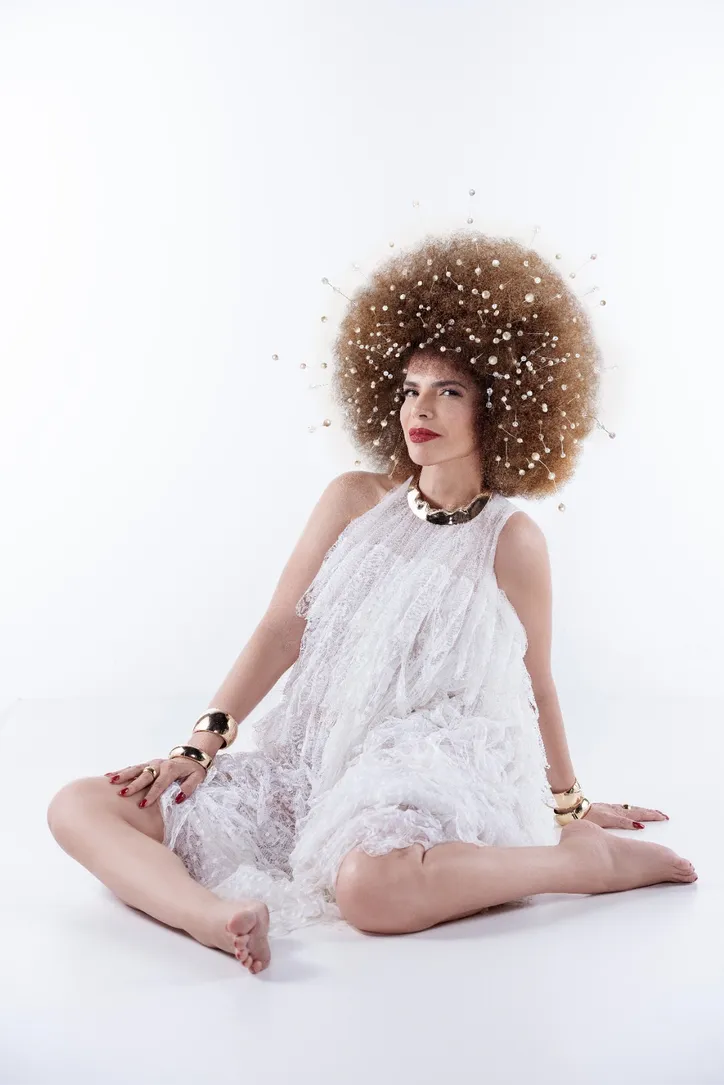 Show de Vanessa da Mata reúne sucessos consagrados e do novo álbum da artista mato-grossense