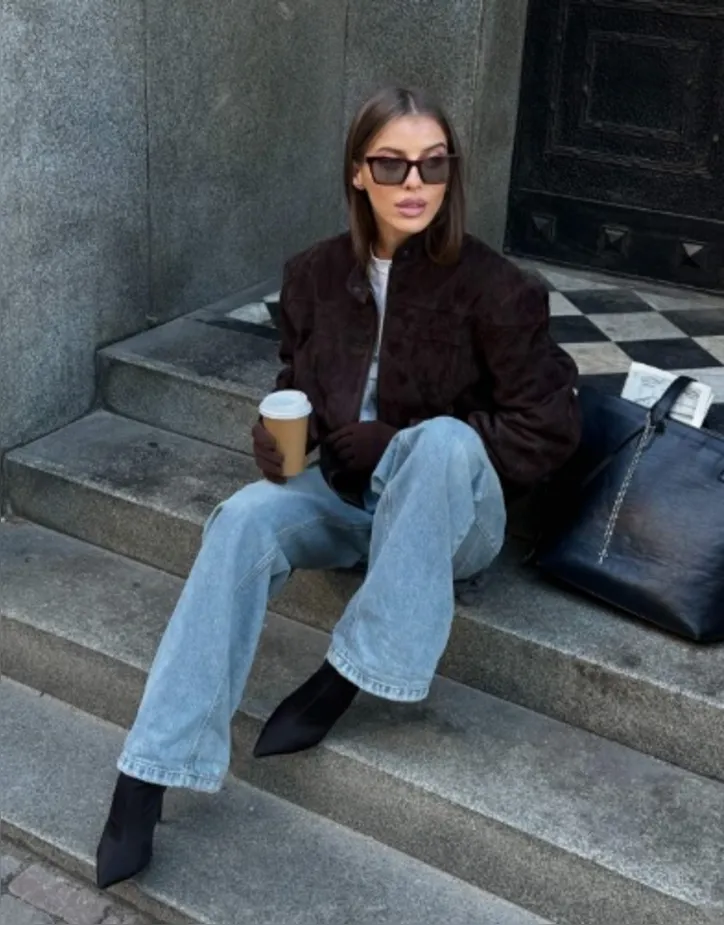 Imagem ilustrativa da imagem Veja 3 tendências de inverno que mesclam couro, camurça e jeans