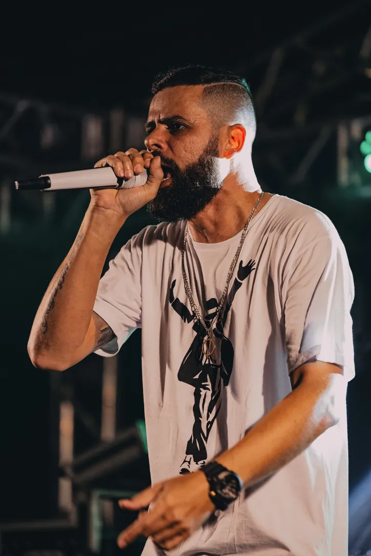 Vitor Pirralho lança álbum que dura o tempo que você levará para ler esta reportagem