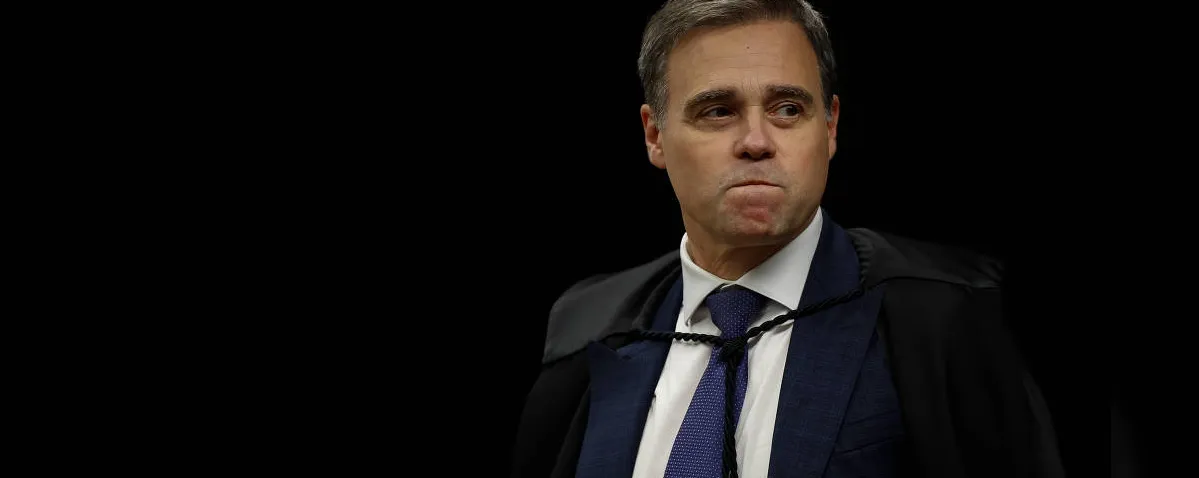 TSE decide derrubar notícias falsas sobre Nossa Senhora e Flávio Bolsonaro