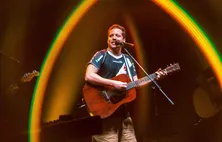 Chico Chico apresenta a turnê ‘Let It Burn / Deixa Arder’ em Maceió