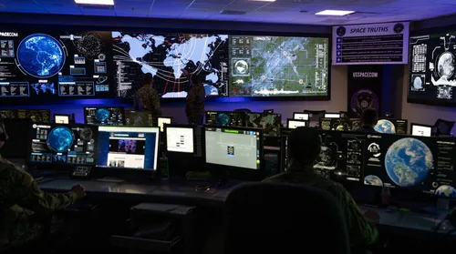 China faz apelo aos Estados Unidos contra guerra no espaço - Imagem
