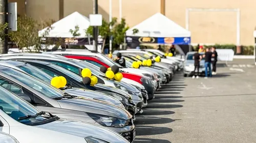 Mega Feirão de veículos reúne 500 seminovos em shopping da capital - Imagem