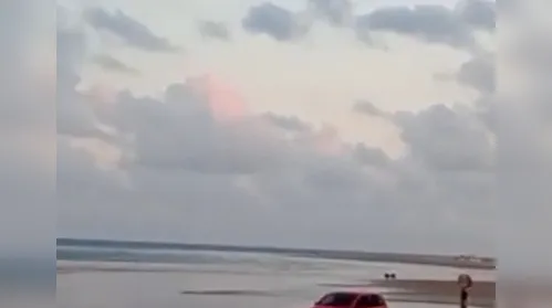 Motorista faz ‘cavalos de pau’ na faixa de areia e é investigado em Piaçabuçu - Imagem