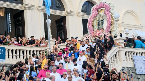 Procissão reúne centenas de fiéis no dia de Nossa Senhora dos Prazeres em Maceió - Imagem