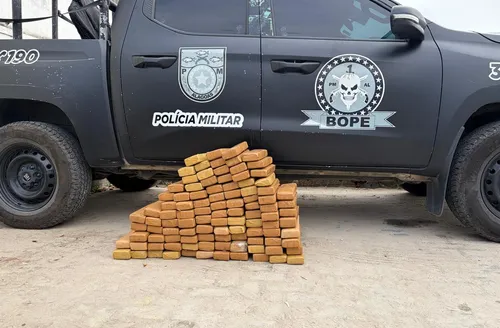 BOPE prende idoso de 69 anos com aproximadamente 100 kg de maconha em Marechal Deodoro