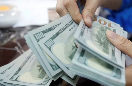 Dólar sobe e fecha perto de R$ 5,15 com aversão a risco
