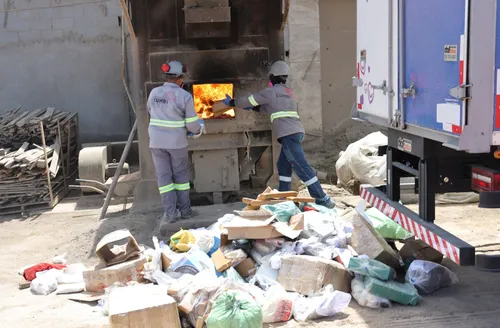Forças policiais incineram 700 kg de drogas apreendidas em Maceió e Região