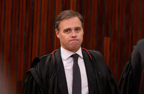 Mendonça nega agir em causa própria e acusa Gilmar de constranger ministros do Supremo