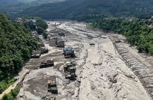 Número de mortos de tragédia no Tibete e Nepal sobe para 395