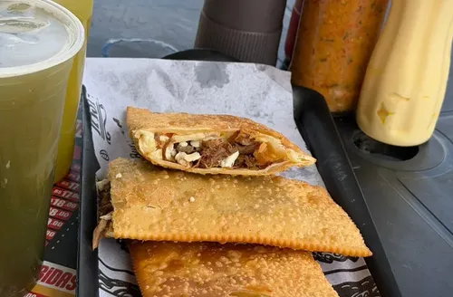 Pastel 101: o desvio na BR que vale a pena por uma costela defumada