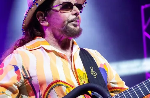 Seu Jorge e Geraldo Azevedo fazem shows gratuitos na orla da Pajuçara