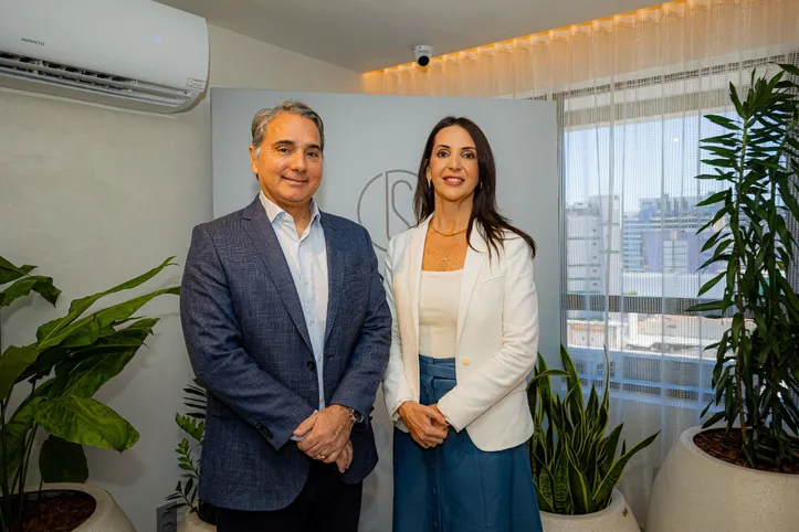 O oftalmologista JOÃO MARCELO e a sua sócia e esposa, DANIELLE AZEVEDO, inauguram nova fase para a oftalmologia em Alagoas com o Logos Day Hospital, unindo tecnologia e estrutura especializada para fortalecer a saúde e o turismo médico em Maceió