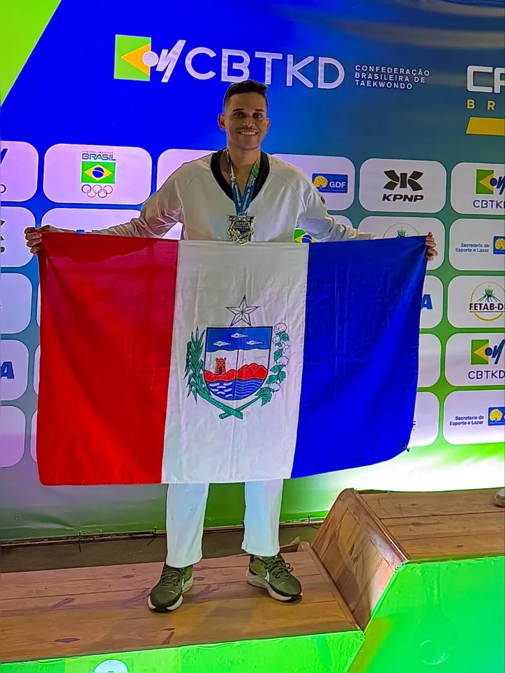 Marcelo Melo comemora prata conquistada em Brasília