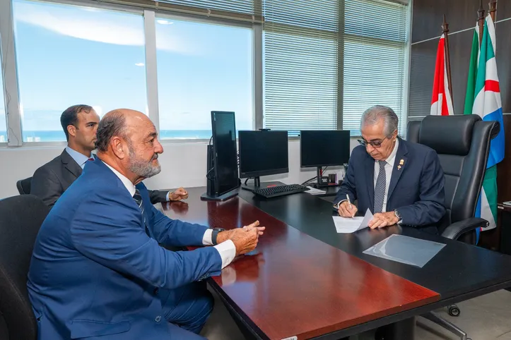 Dória foi empossado pelo presidente do TRE/AL, Alcides Gusmão